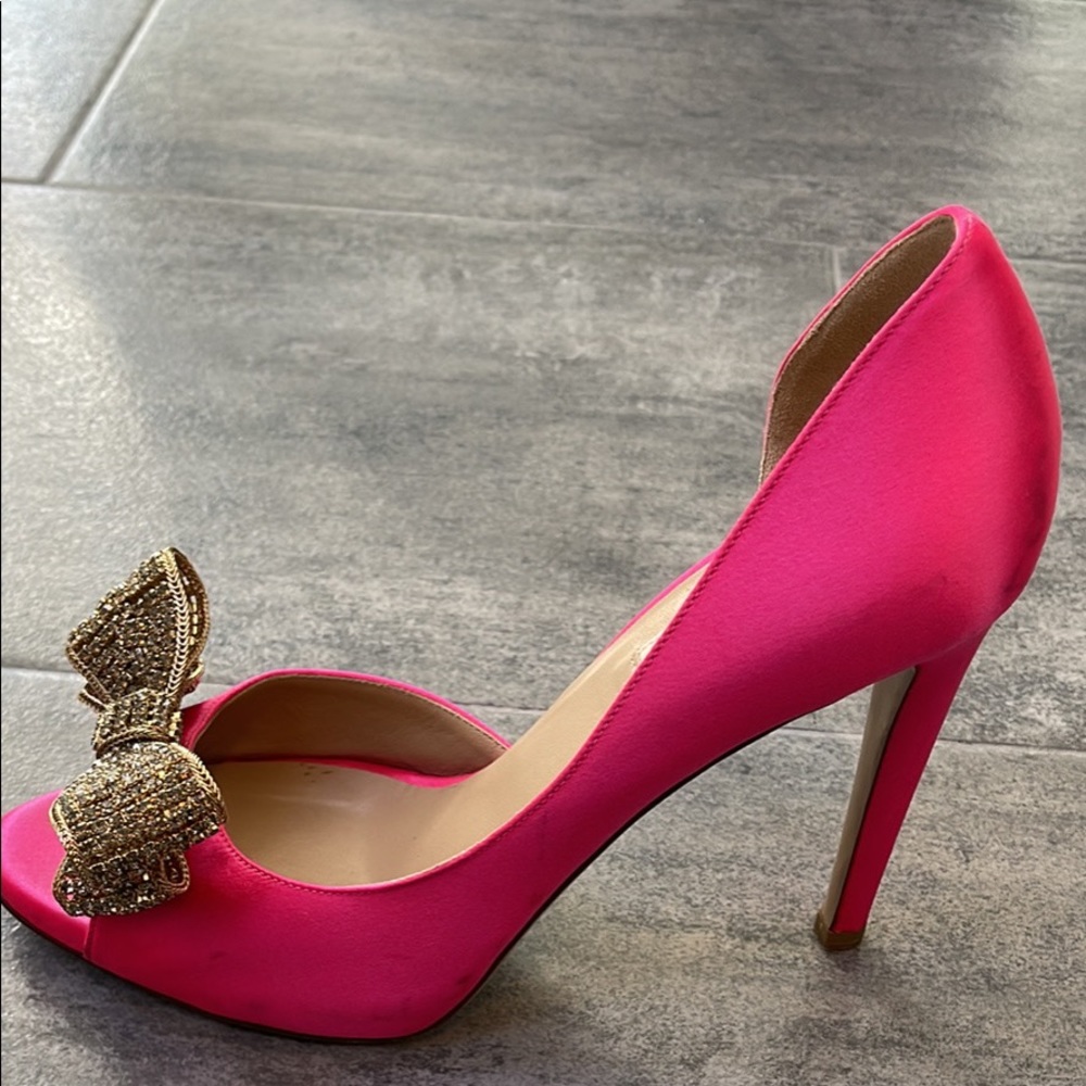 Hot pink Valentino pumps